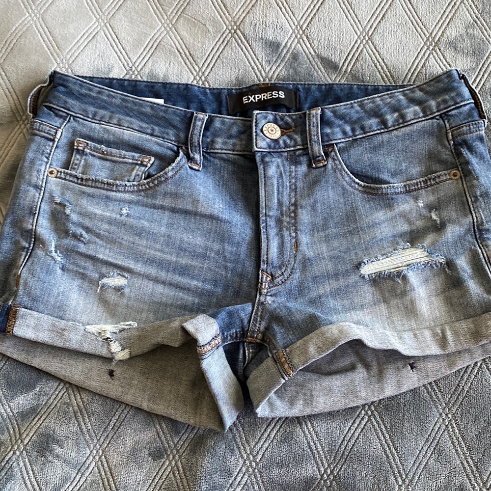 Express Shorts